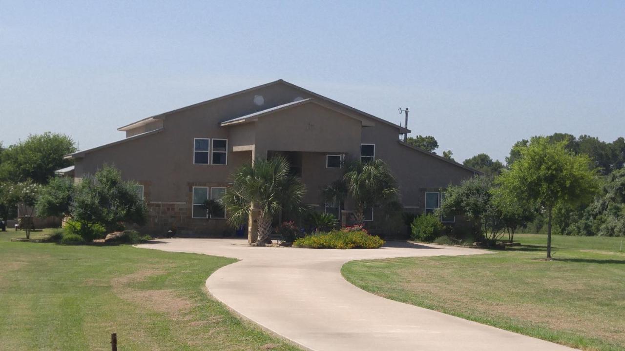 The Perry Riverhouse Bed & Breakfast Bastrop Exterior photo