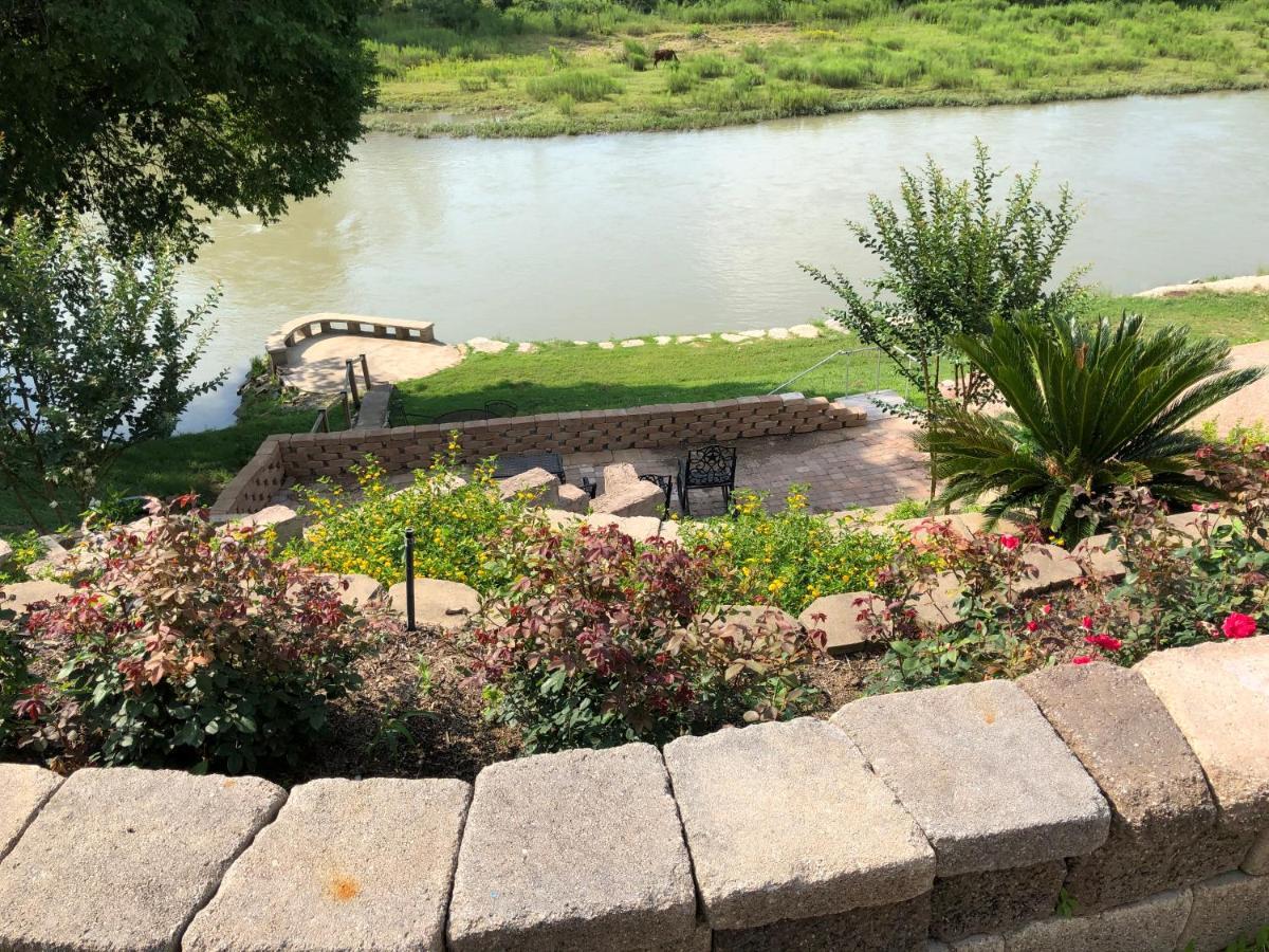 The Perry Riverhouse Bastrop Exterior photo